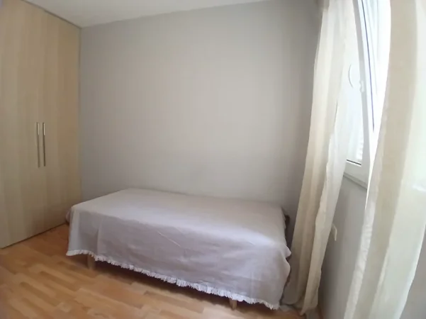 Tirane, jepet me qera apartament 2+1+Ballkon Kati 3, 90 m² 450 € (KODRA E DIELLIT)