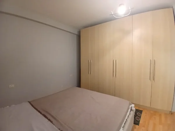 Tirane, jepet me qera apartament 2+1+Ballkon Kati 3, 90 m² 450 € (KODRA E DIELLIT)