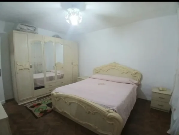 Tirane, jepet me qera apartament 1+1+Ballkon Kati 3, 60 m² 350 € (Allias)