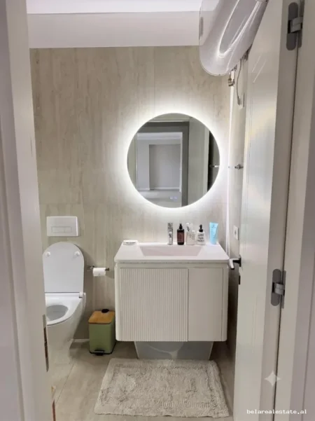 Tirane, jepet me qera apartament 1+1+Ballkon Kati 2, 65 m² 640 € (Liqeni i Thate)
