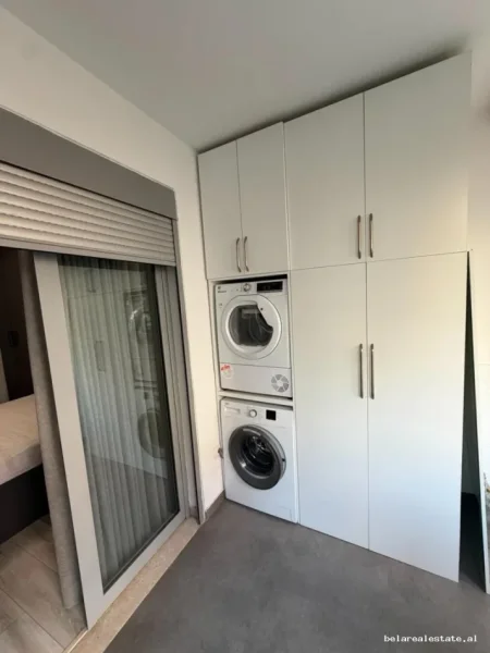 Tirane, jepet me qera apartament 1+1+Ballkon Kati 2, 65 m² 640 € (Liqeni i Thate)