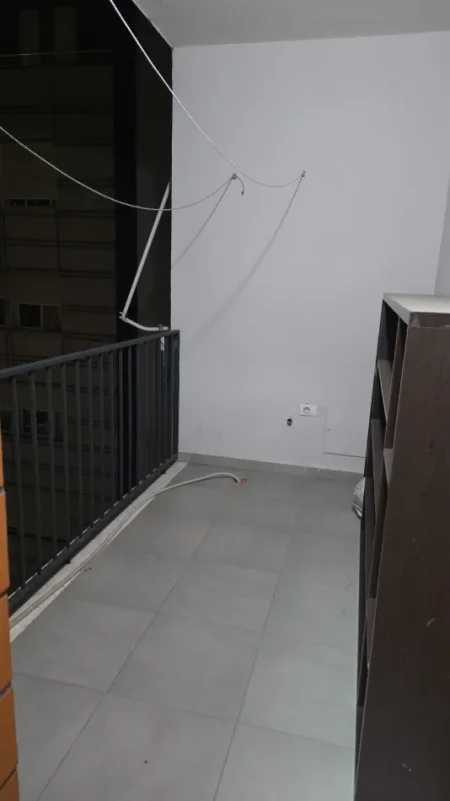 Tirane, jepet me qera apartament 1+1+Ballkon Kati 4, 70 m² 500 € (Rruga Mine Peza)
