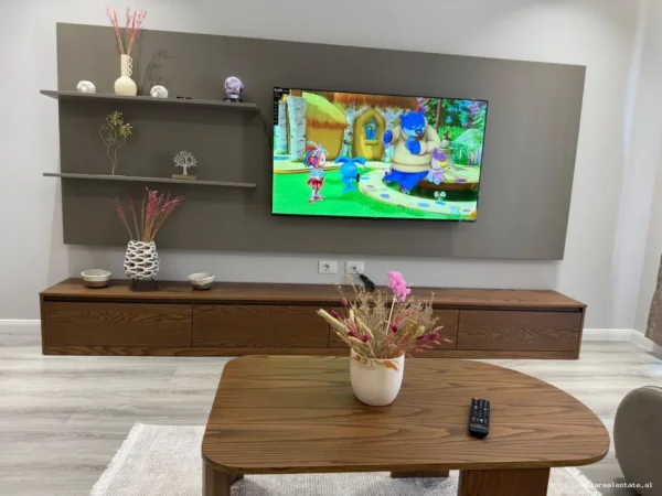 Tirane, jepet me qera apartament 1+1+Ballkon , 75 m² 700 € (Laprake)