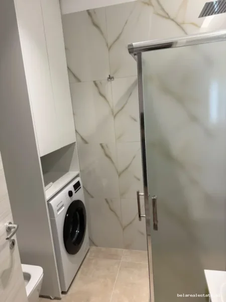 Tirane, jepet me qera apartament 1+1+Ballkon , 75 m² 700 € (Laprake)