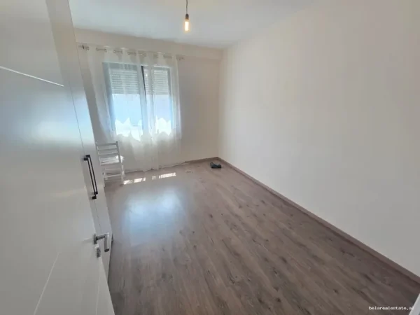 Tirane, jepet me qera apartament 2+1+Ballkon Kati 7, 100 m² 690 € (Porcelan)
