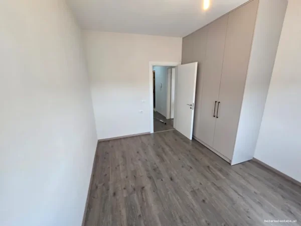 Tirane, jepet me qera apartament 2+1+Ballkon Kati 7, 100 m² 690 € (Porcelan)