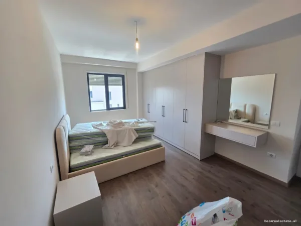 Tirane, jepet me qera apartament 2+1+Ballkon Kati 7, 100 m² 690 € (Porcelan)