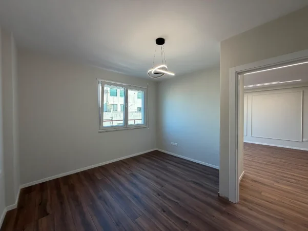 Tirane, shitet apartament 1+1 Kati 6, 83 m² 119.000 € (Yzberisht)