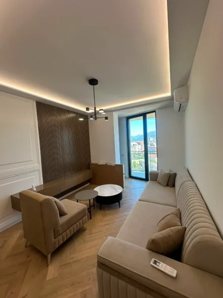 Tirane, jepet me qera apartament 1+1+Ballkon Kati 11, 75 m² 800 € (Golden Tower Mine Peza)