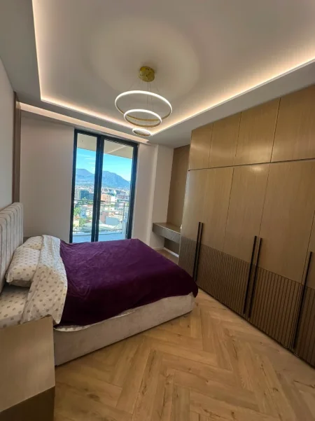 Tirane, jepet me qera apartament 1+1+Ballkon Kati 11, 75 m² 800 € (Golden Tower Mine Peza)
