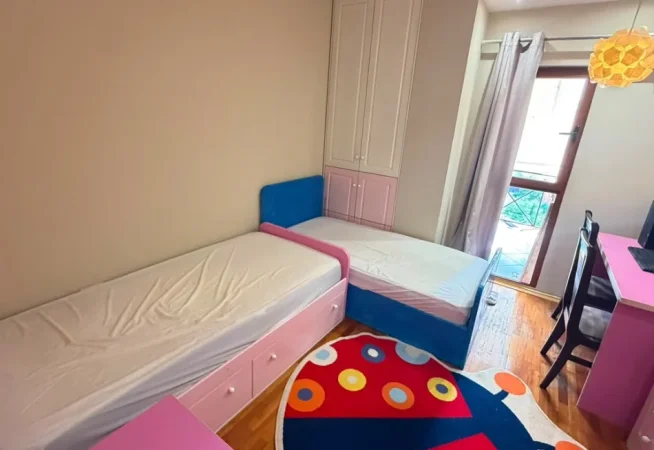 Tirane, jepet me qera apartament 2+1 , 125 m² 850 € 