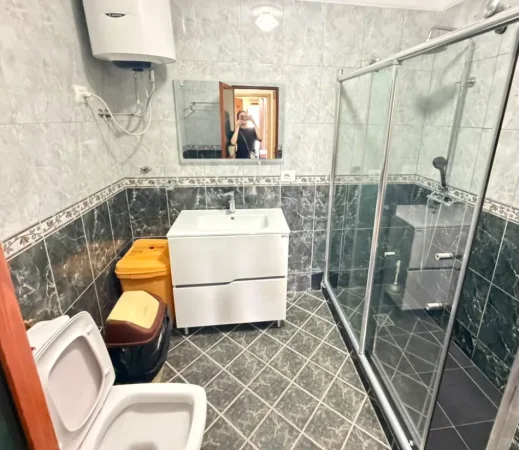Tirane, jepet me qera apartament 2+1 , 125 m² 850 € 