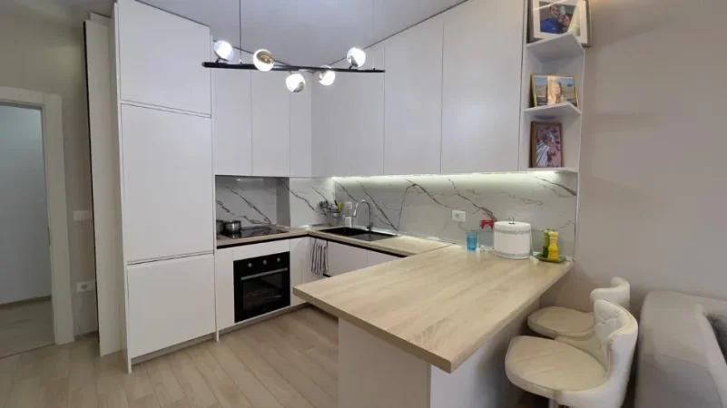 Tirane, shitet apartament 2+1+Aneks+Ballkon Kati 8, 104 m² 125.000 € (Kamez)