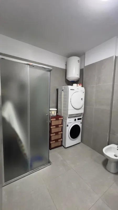 Tirane, shitet apartament 2+1+Aneks+Ballkon Kati 8, 104 m² 125.000 € (Kamez)