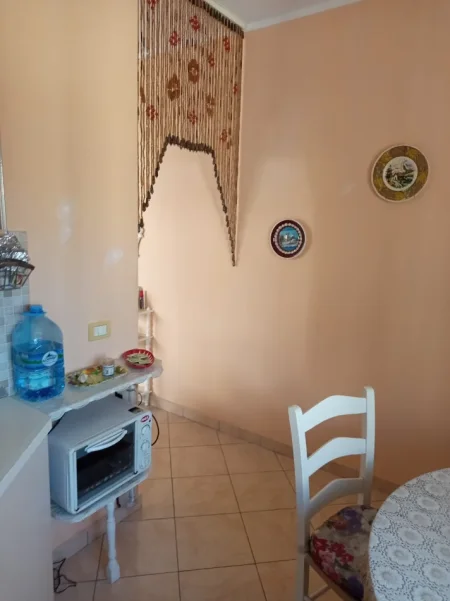 Shitet Apartament  tek Vollga