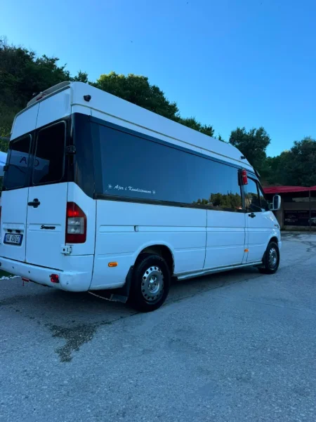 Vlore - Lungomare, shitet van | minibus Benz - Mercedez Nafte, e bardhë manuale 7.500 €