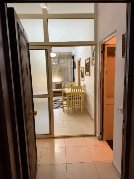 Tirane, jepet me qera Kati 2, 56 m² 450 € 