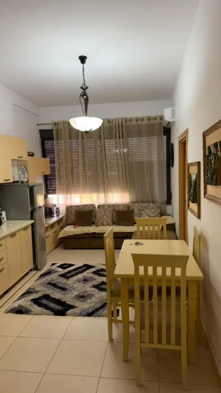Tirane, jepet me qera Kati 2, 56 m² 450 € 