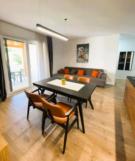 Tirane, shitet apartament 2+1+Aneks+Ballkon Kati 1, 100 m² 275.000 € (TEG)