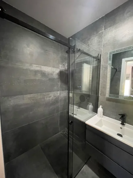 Tirane, shitet apartament 2+1+Aneks+Ballkon Kati 1, 100 m² 275.000 € (TEG)
