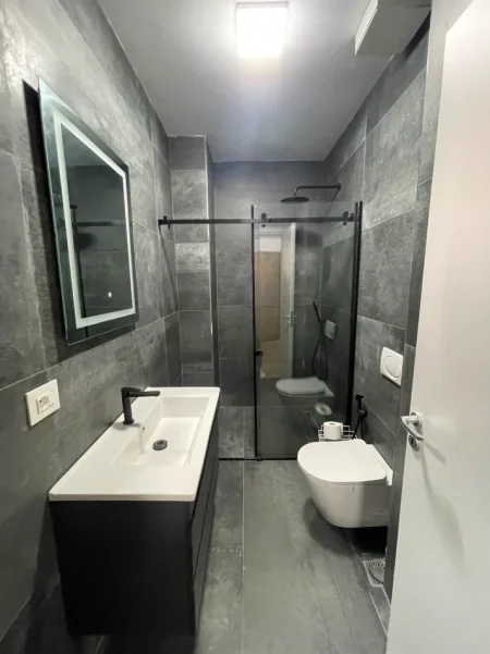 Tirane, shitet apartament 2+1+Aneks+Ballkon Kati 1, 100 m² 275.000 € (TEG)
