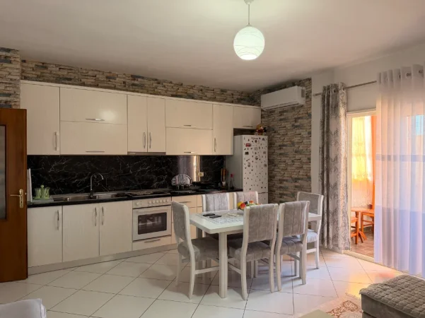 Tirane, shes apartament 2+1+Ballkon Kati 6, 122.820 € 