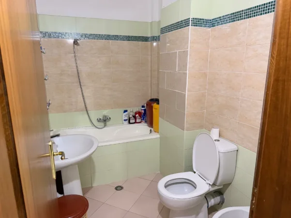 Tirane, shes apartament 2+1+Ballkon Kati 6, 122.820 € 