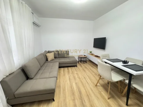 Tirane, jepet me qera apartament 1+1 Kati 3, 70 m² 650 € (rruga e kavajes)