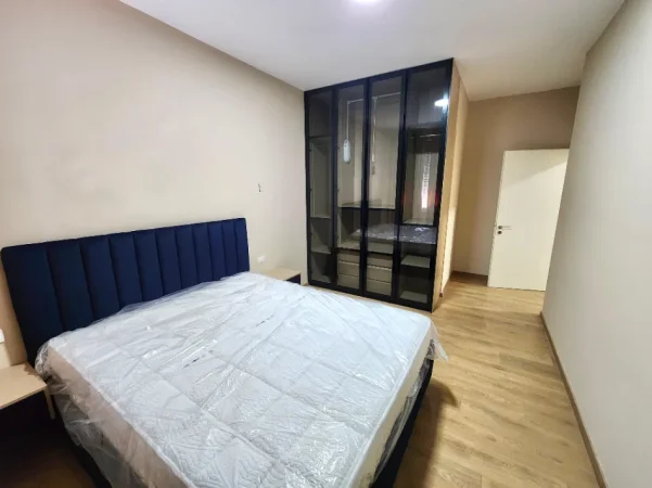 🏡 ME QERA: 2+1 Pamje Panoramike ne Liqenin e Thate 📍 Rruga Hamdi Garunja – Sauk | 105m² | 70,000 Leke/Muaj
