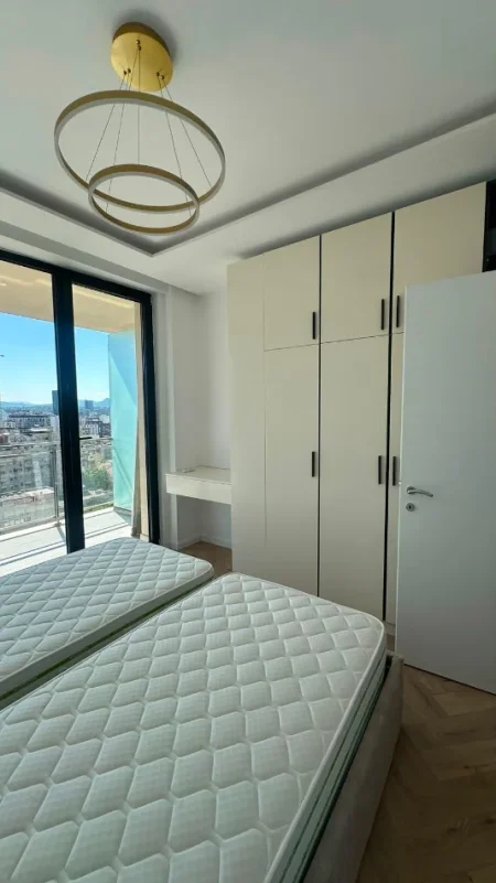 Tirane, jepet me qera apartament 2+1 Kati 11, 110 m² 1.200 € (GOLDEN TOWER)