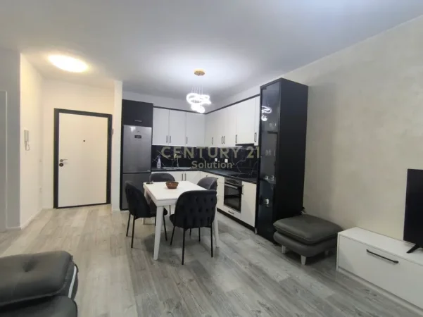 Tirane, jepet me qera apartament 1+1 Kati 9, 77 m² 500 € (selite perballe spitalit amerikan 3 tek golden park)