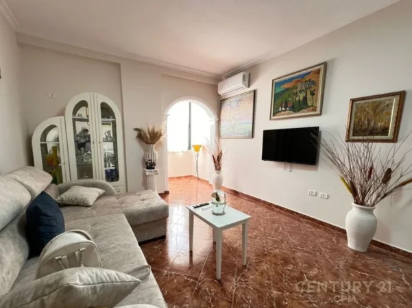Tirane, jepet me qera apartament 1+1 Kati 1, 70 m² 600 € (stadiumi dinamo)