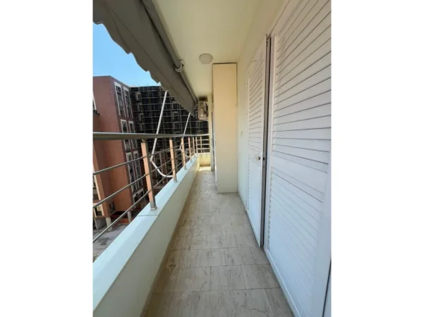 Tirane, jepet me qera apartament 2+1 Kati 7, 136 m² 750 € (laprake dritan hoxha)