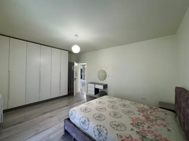 Tirane, jepet me qera apartament 2+1 Kati 7, 136 m² 750 € (laprake dritan hoxha)
