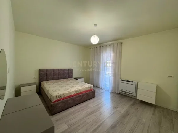 Tirane, jepet me qera apartament 2+1 Kati 7, 136 m² 750 € (laprake dritan hoxha)