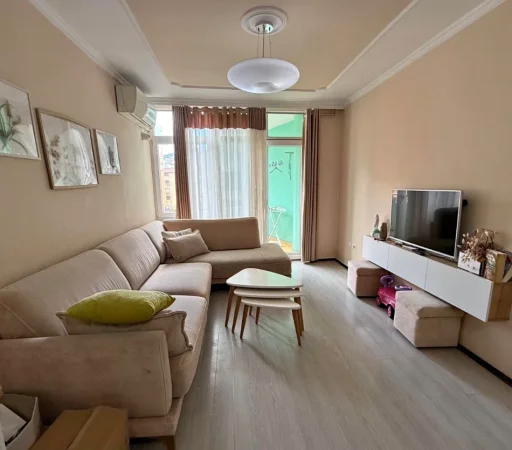 Tirane, jepet me qera apartament 2+1 Kati 7, 95 m² 750 € (Komuna parisit)