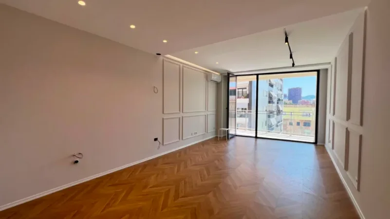 ZYRE ME Qera: 3 Ambiente Pune 📍Golden Tower (Mine Peza - Buze Rruges Kryesore) - Pallat V.2026 - K.3 - 116m² ||  1000 Euro/Muaj