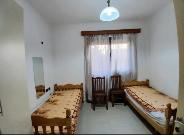 Tirane, jepet me qera apartament 1+1 Kati 1, 50 m² 400 € (Prane Cirkut Te Tiranes)