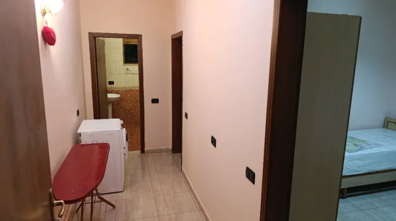jap me qera shtepi 2+1+Ballkon Kati 1, 96 m² 500 € (rruga Skenderbeg)