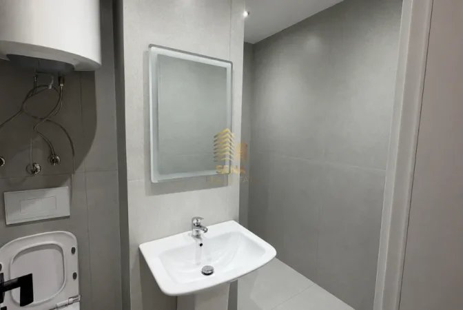 Tirane, shitet apartament 1+1+Ballkon Kati 11, 79 m² 190.800 € (Stacioni i Trenit, Kompleksi Usluga)