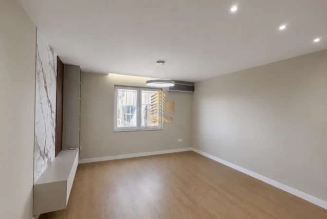 Tirane, shitet apartament 1+1+Ballkon Kati 11, 79 m² 190.800 € (Stacioni i Trenit, Kompleksi Usluga)