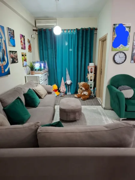 Tirane, shitet apartament 2+1 Kati 4, 107.300 € (Yzberisht)