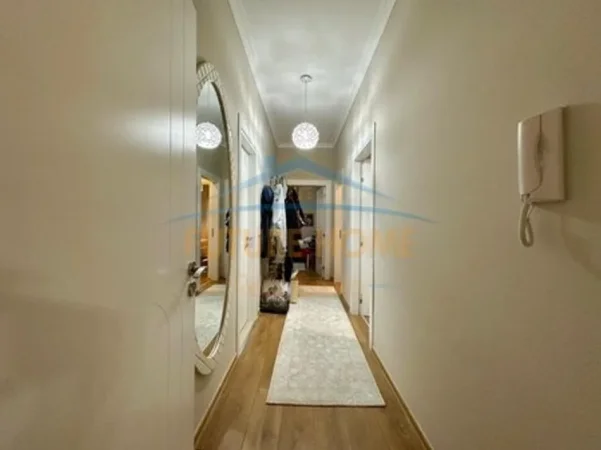 Tirane, shitet apartament 2+1+Ballkon Kati 3, 123 m² 279.000 € (Liqeni Thate)