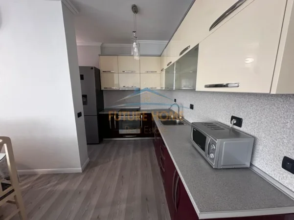 Tirane, jepet me qera apartament 3+1+Ballkon Kati 6, 115 m² 1.200 € (Delijorgji)