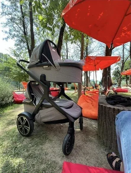 Tirane, shes karroce per binjake e firmes Nuna Demi Grow