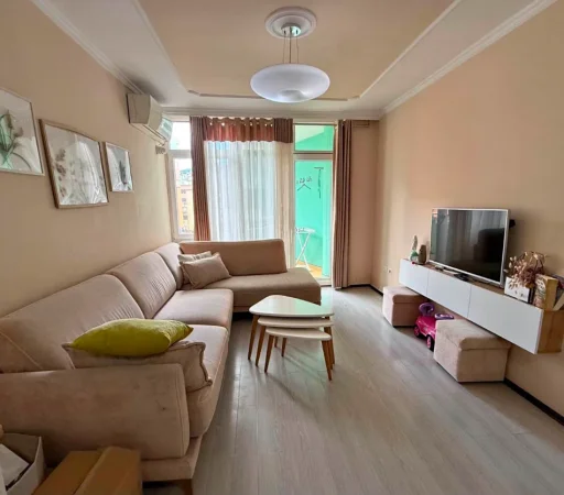 Tirane, jepet me qera apartament 2+1 , 96 m² 750 € (Komuna e Parisit)