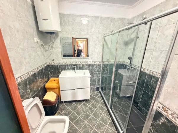 Tirane, jepet me qera apartament 2+1 Kati 3, 125 m² 850 € (Bulevardi Zogu I)