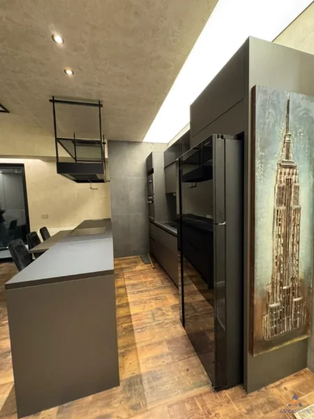 Tirane, jepet me qera apartament 2+1+Ballkon Kati 11, 118 m² 