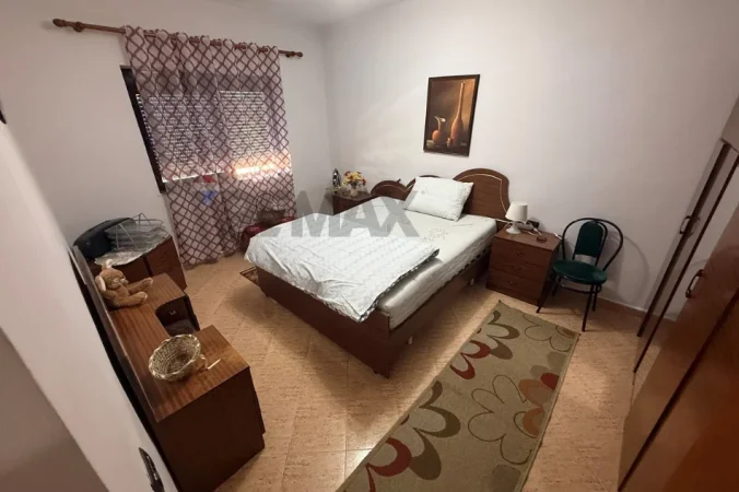 Tirane, jepet me qera apartament 2+1 Kati 4, 85 m² 460 € (Laprake)