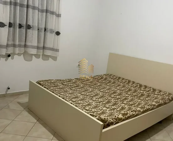 Tirane, jepet me qera apartament 1+1 Kati 1, 58 m² 360 € (Rruga 5 Maji)